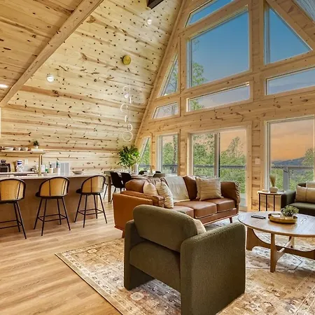 Luxe A Frame Views With Arcade Theater And Hot Tub Vila